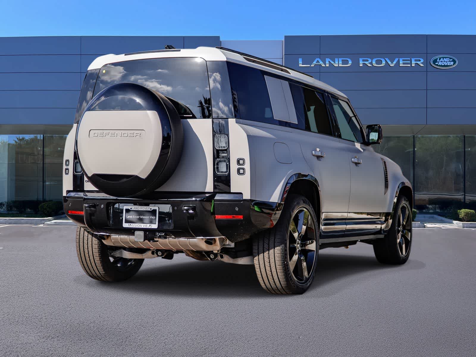 Thumbnail: 2026 Land Rover Defender - 4