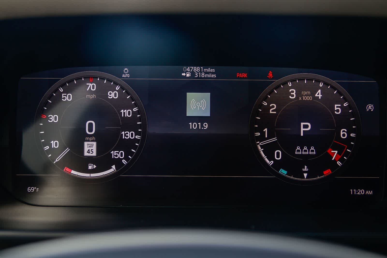 Thumbnail: 2023 Land Rover Defender - 25