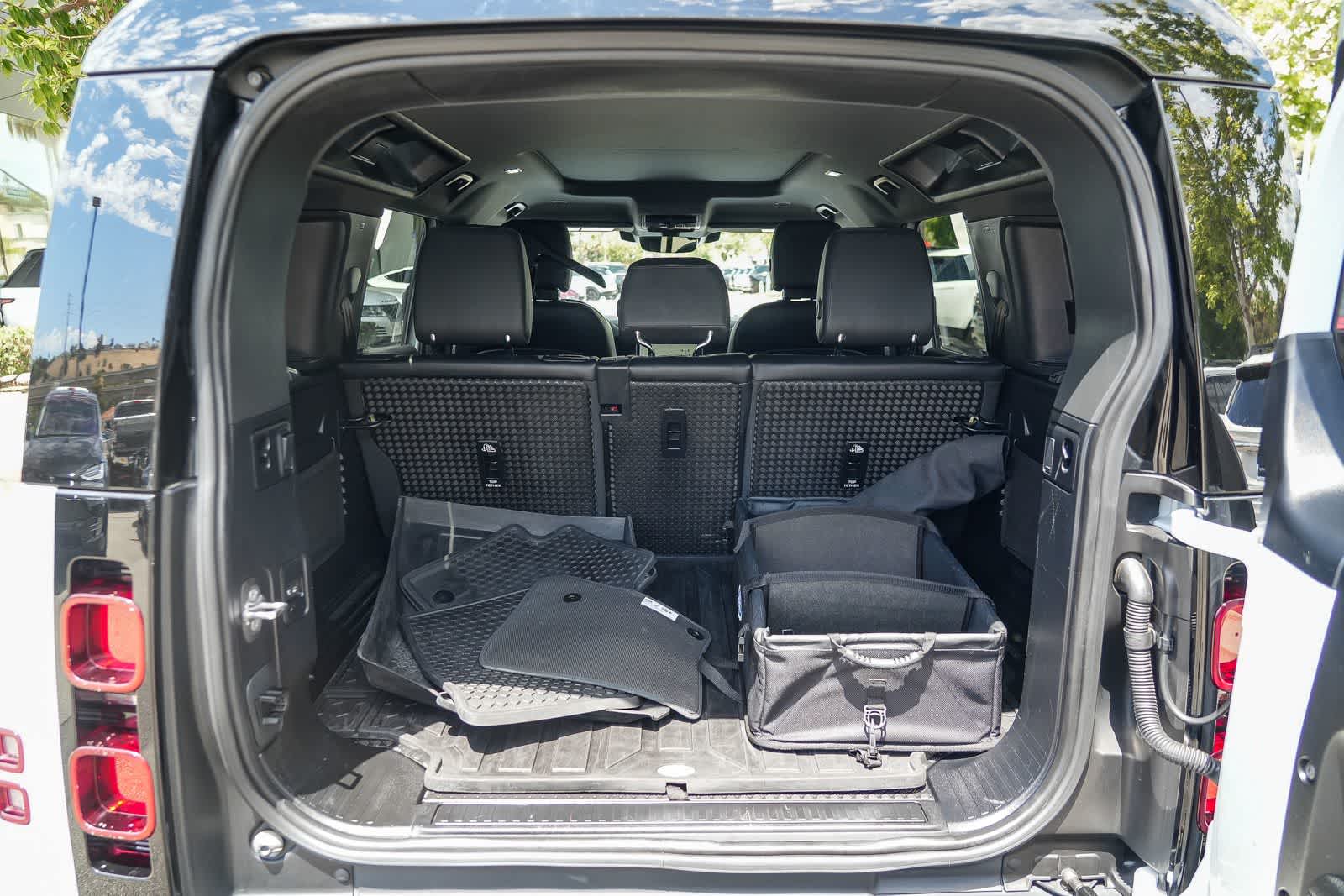 Thumbnail: 2023 Land Rover Defender - 26
