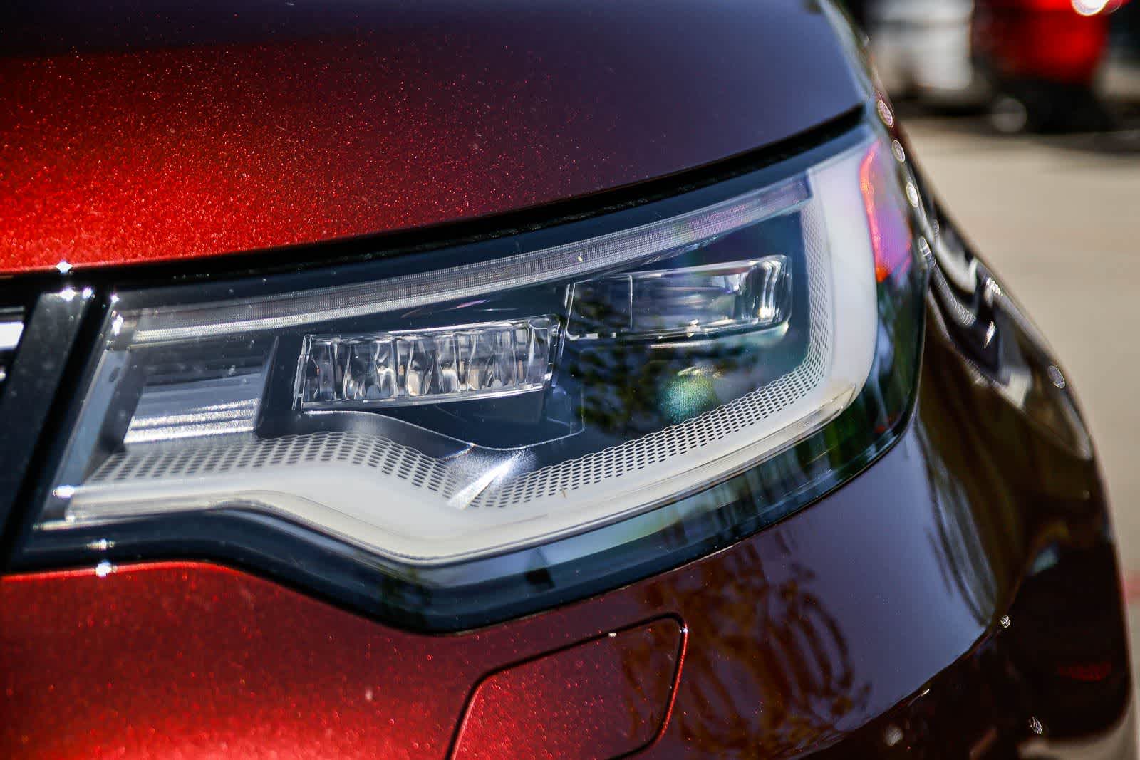 Thumbnail: 2026 Land Rover Discovery - 10