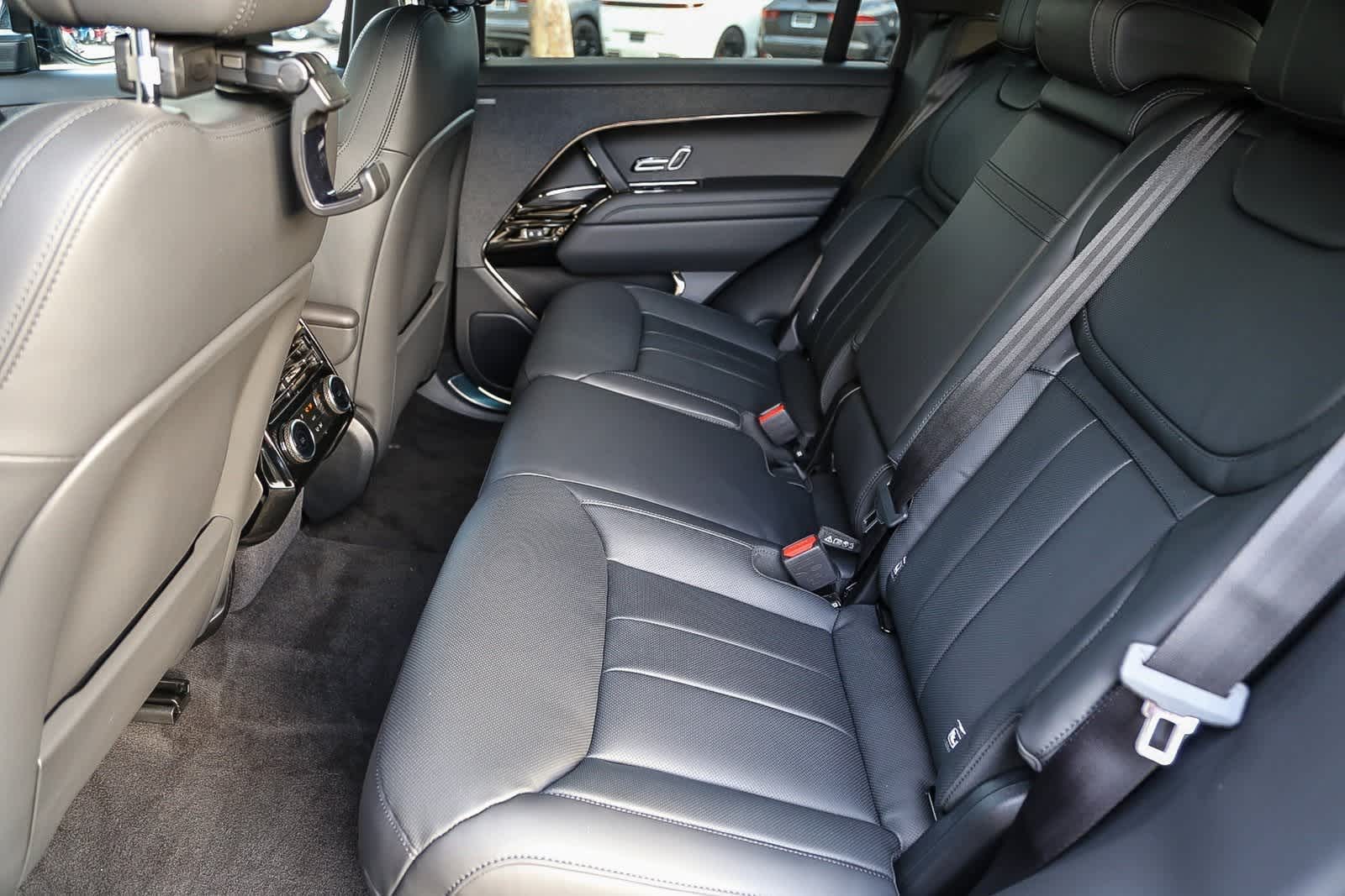 Thumbnail: 2025 Land Rover Range Rover Sport - 17