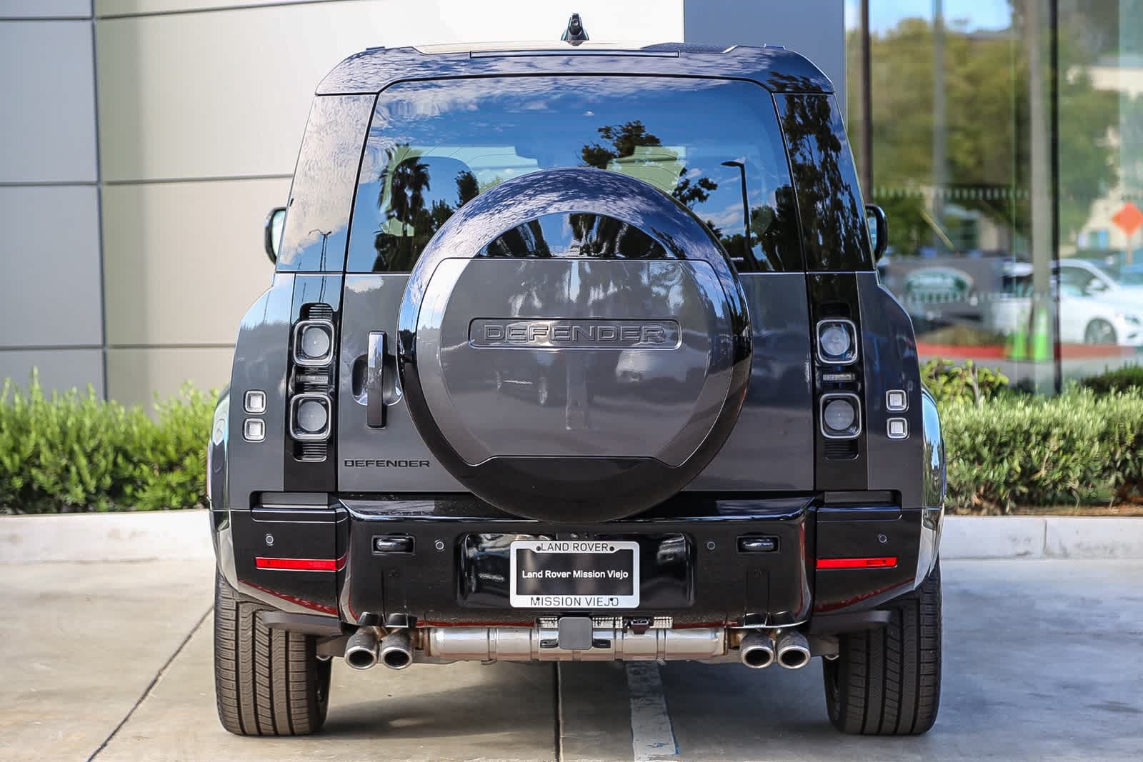 Thumbnail: 2025 Land Rover Defender - 7