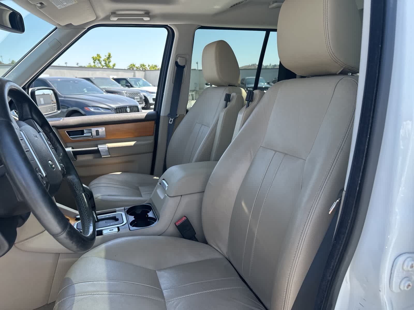 Thumbnail: 2013 Land Rover LR4 - 26