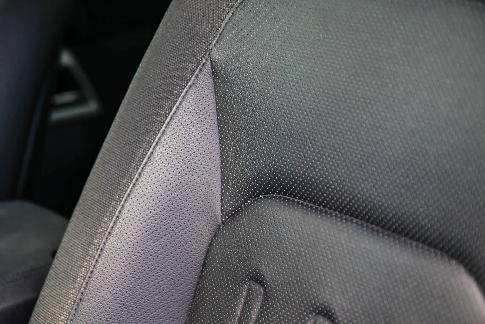 Thumbnail: 2020 Land Rover Defender - 28