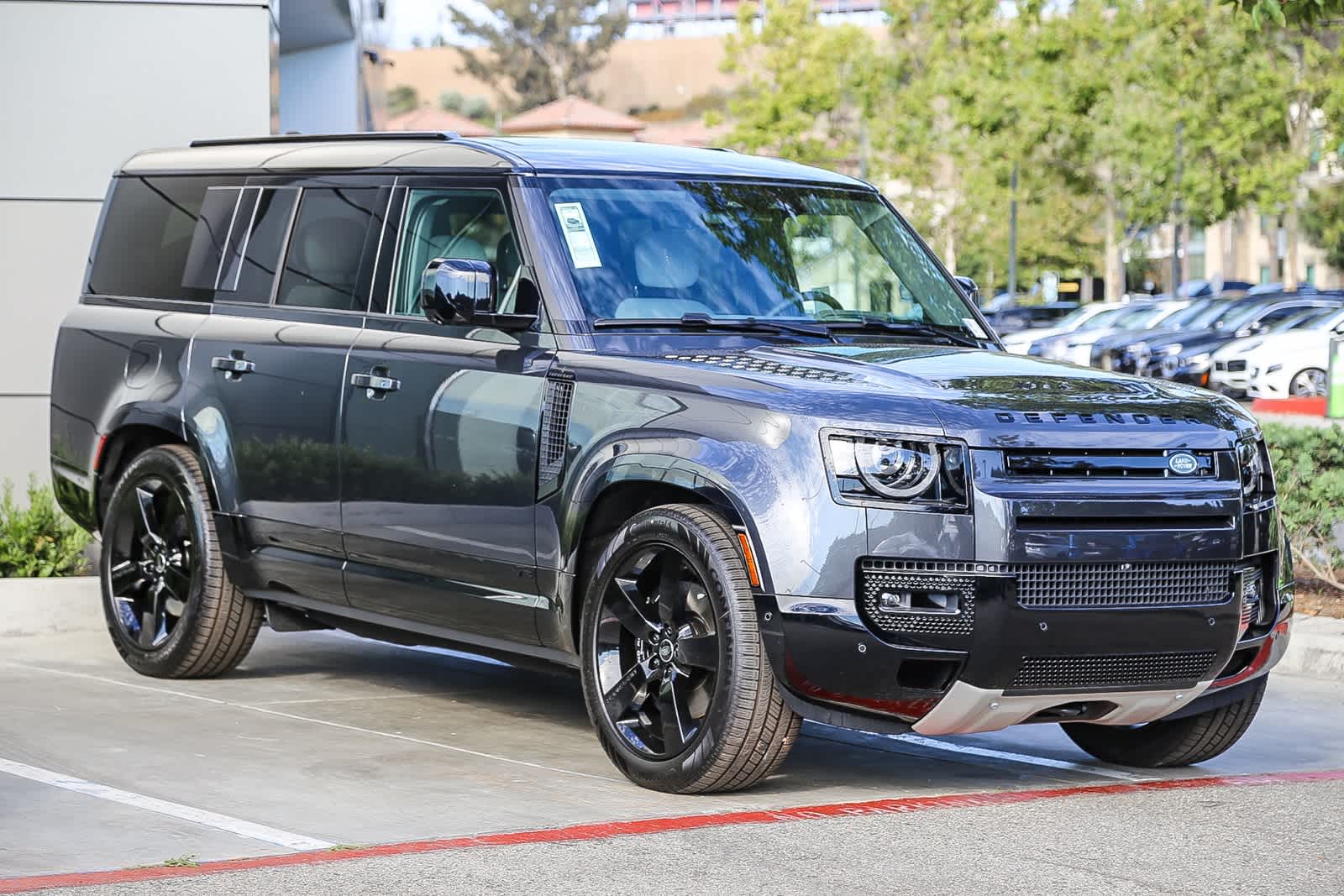 Thumbnail: 2025 Land Rover Defender - 3