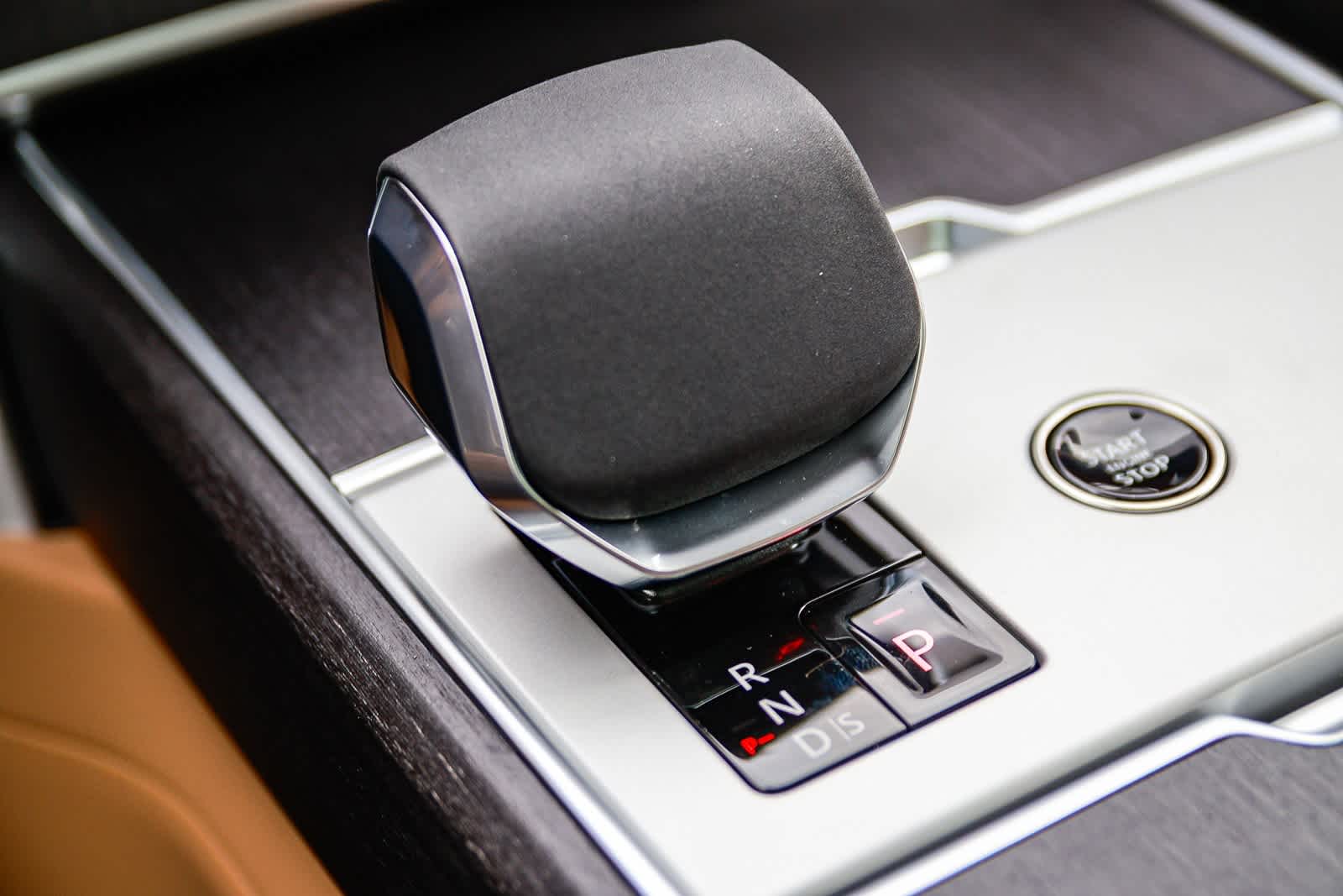 Thumbnail: 2026 Land Rover Range Rover - 22