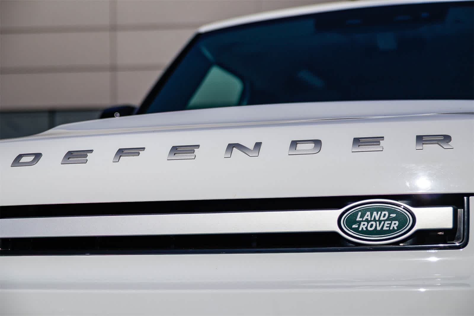 Thumbnail: 2023 Land Rover Defender - 11