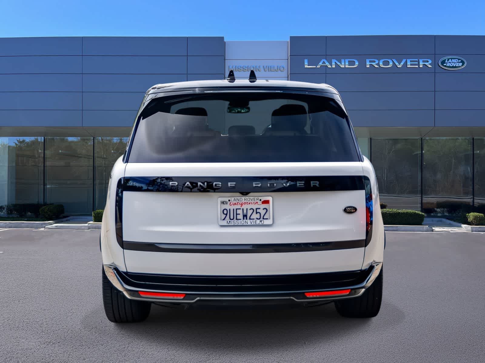 Thumbnail: 2023 Land Rover Range Rover - 4