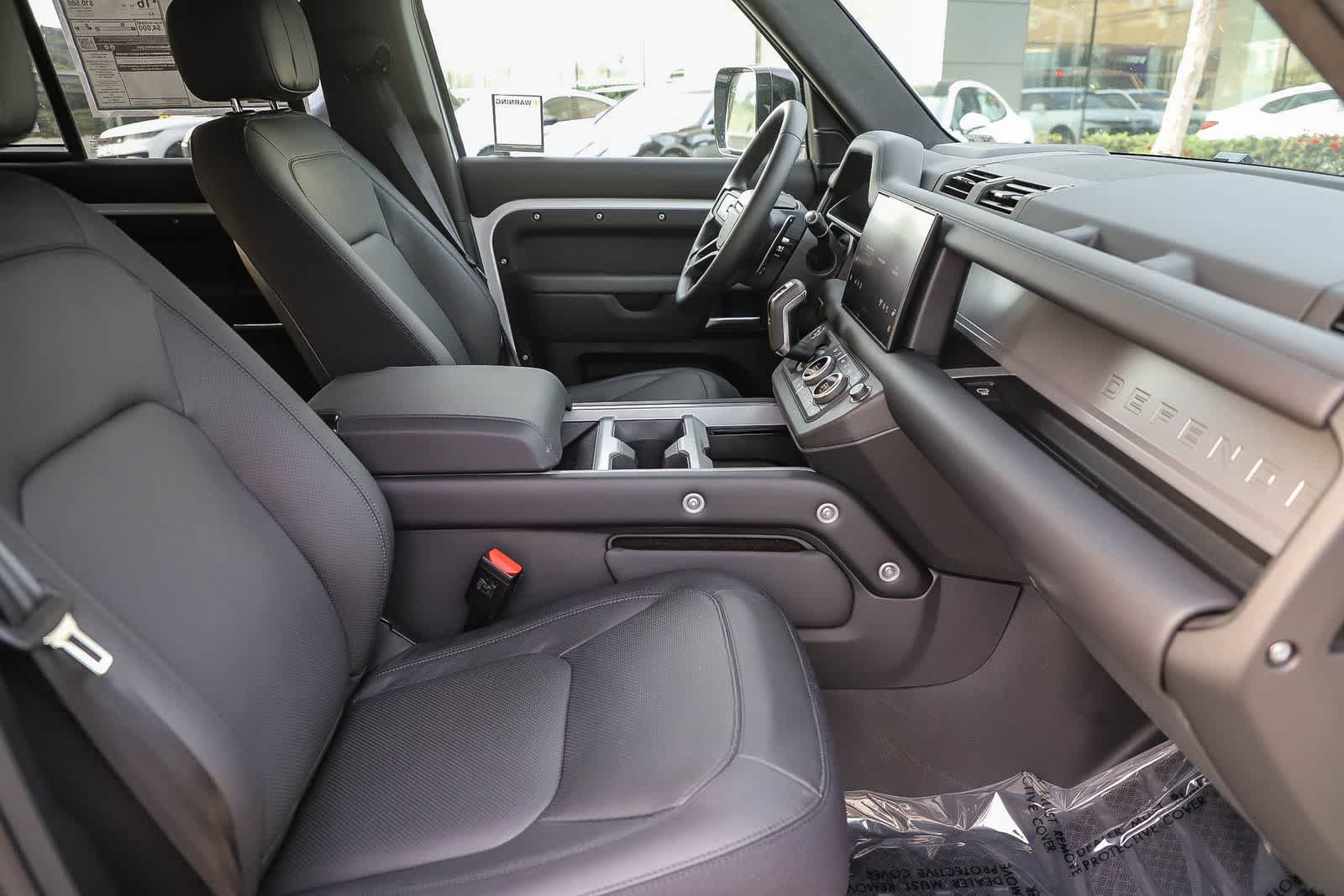 Thumbnail: 2025 Land Rover Defender - 18