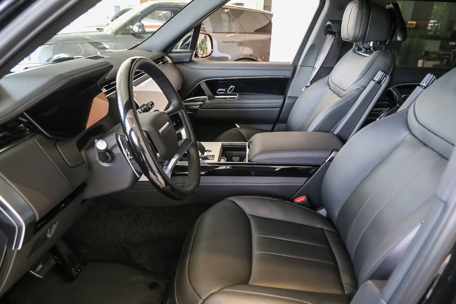 Thumbnail: 2026 Land Rover Range Rover - 18