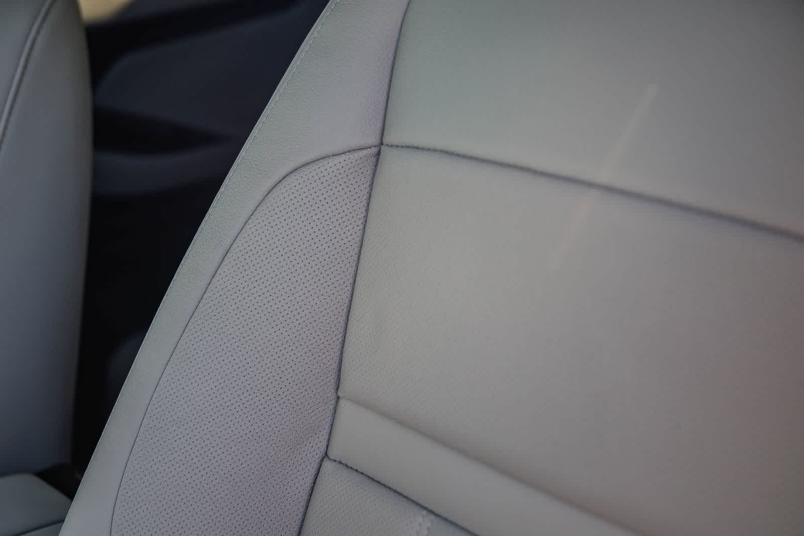 Thumbnail: 2026 Land Rover Range Rover Evoque - 28