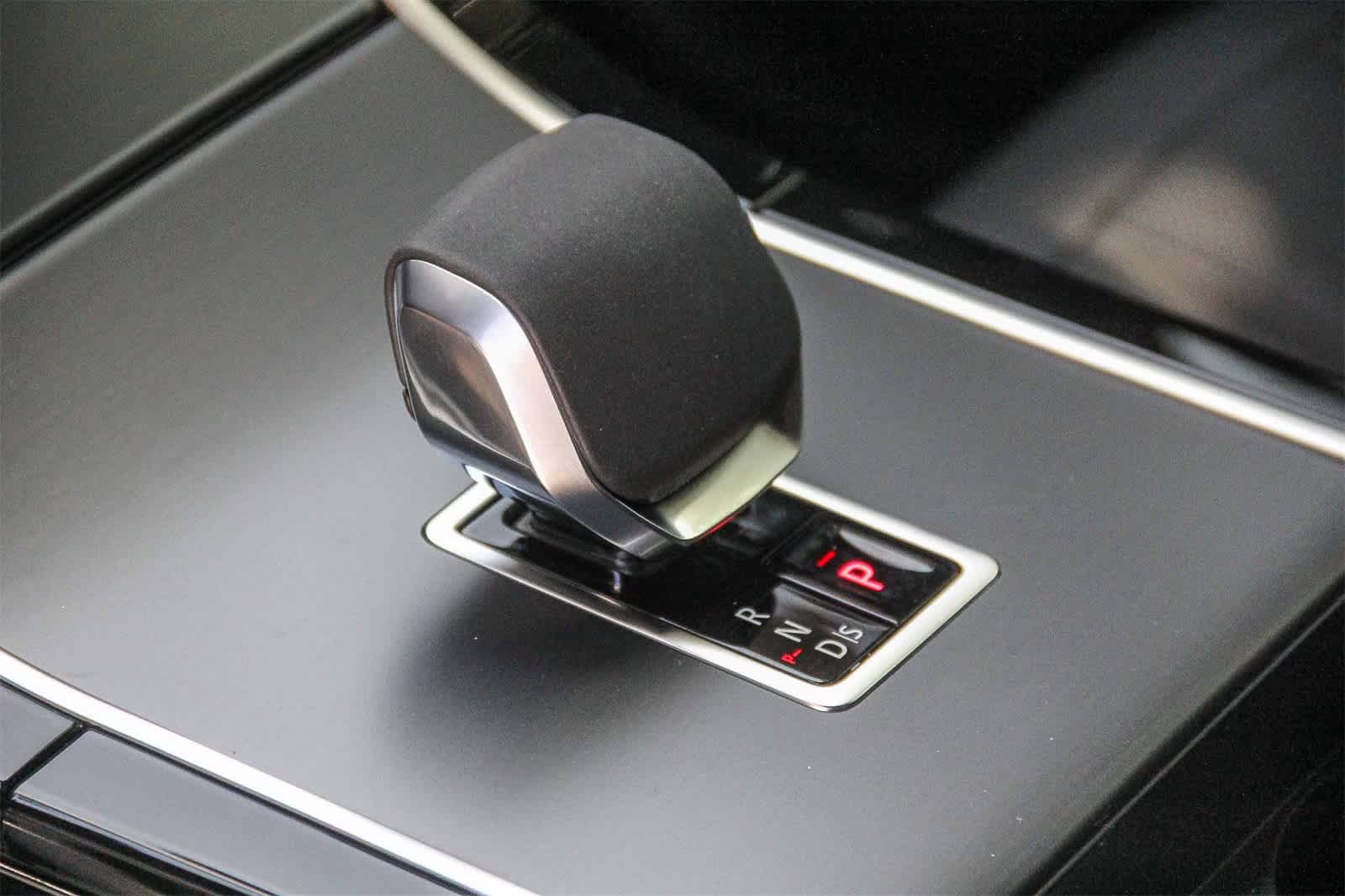 Thumbnail: 2026 Land Rover Range Rover Evoque - 21