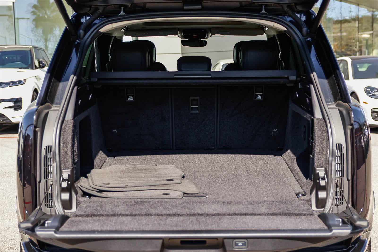 Thumbnail: 2023 Land Rover Range Rover - 29