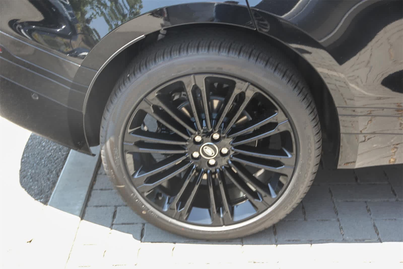 Thumbnail: 2026 Land Rover Range Rover Velar - 8