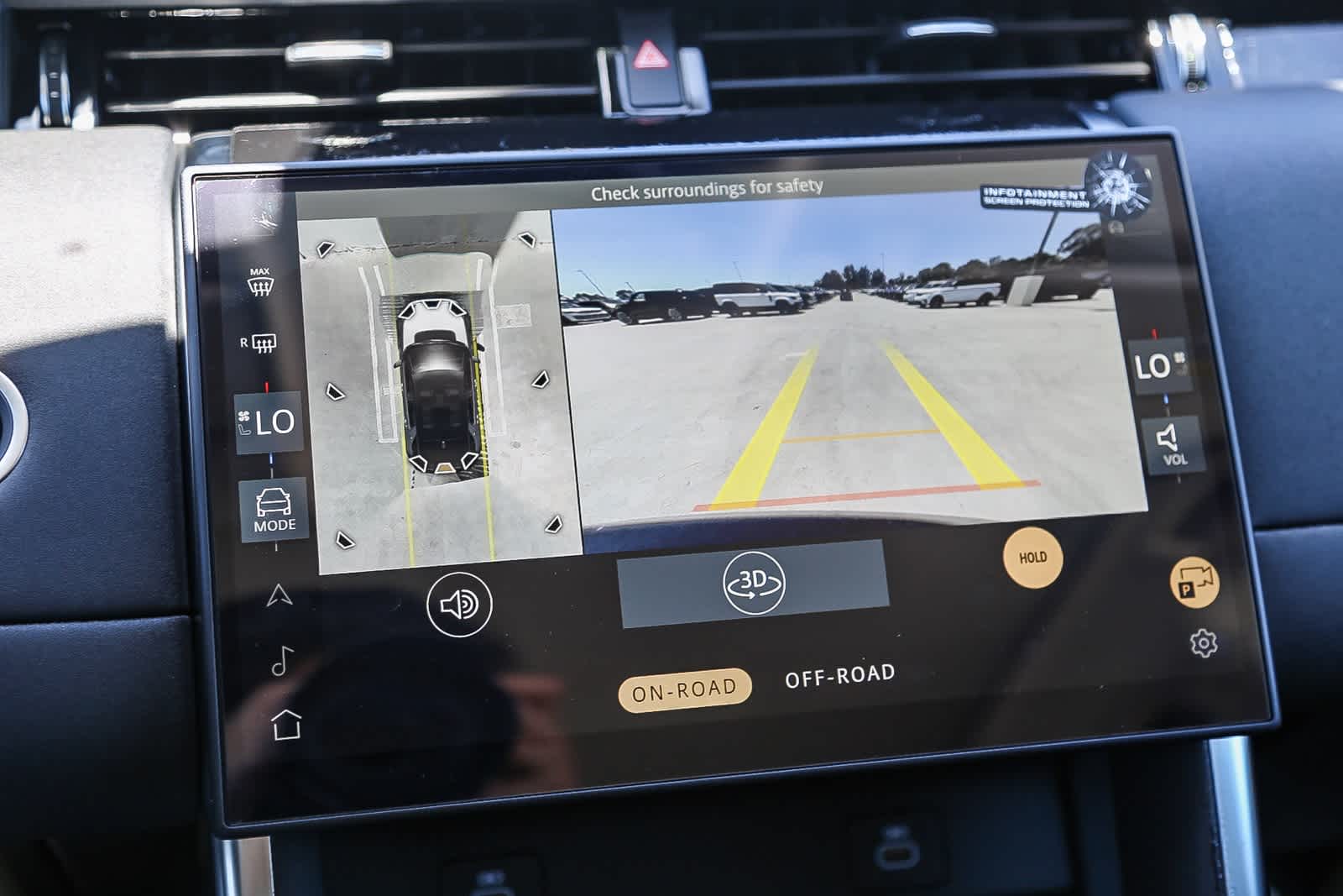 Thumbnail: 2025 Land Rover Discovery Sport - 23