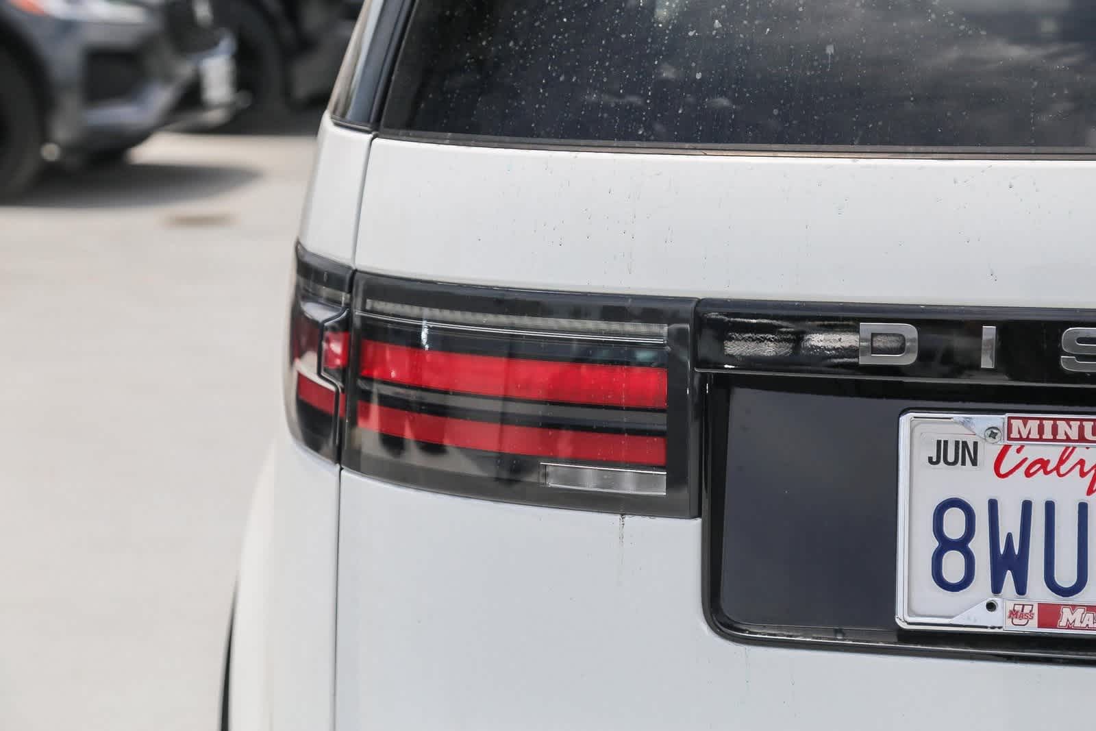 Thumbnail: 2021 Land Rover Discovery - 7