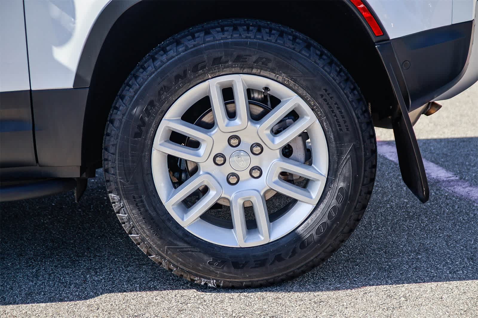 Thumbnail: 2023 Land Rover Defender - 8