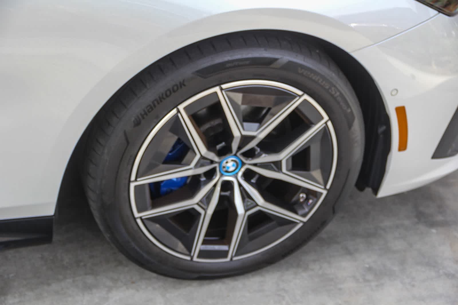 Thumbnail: 2024 BMW i5 - 9