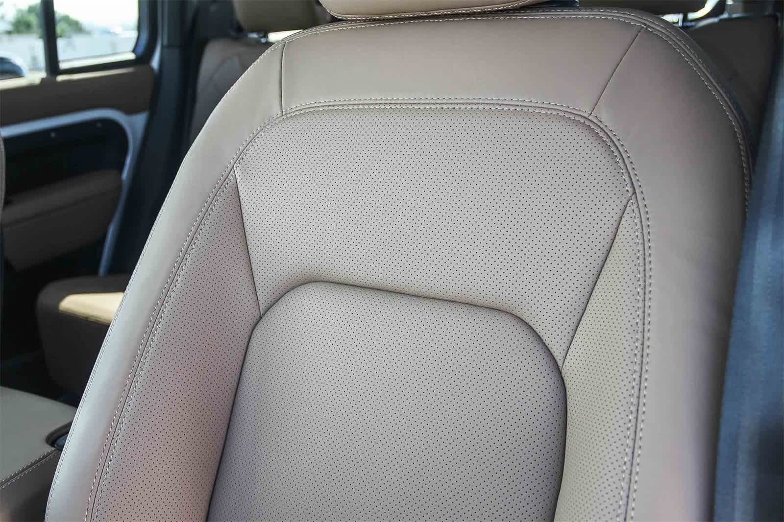 Thumbnail: 2026 Land Rover Defender - 26