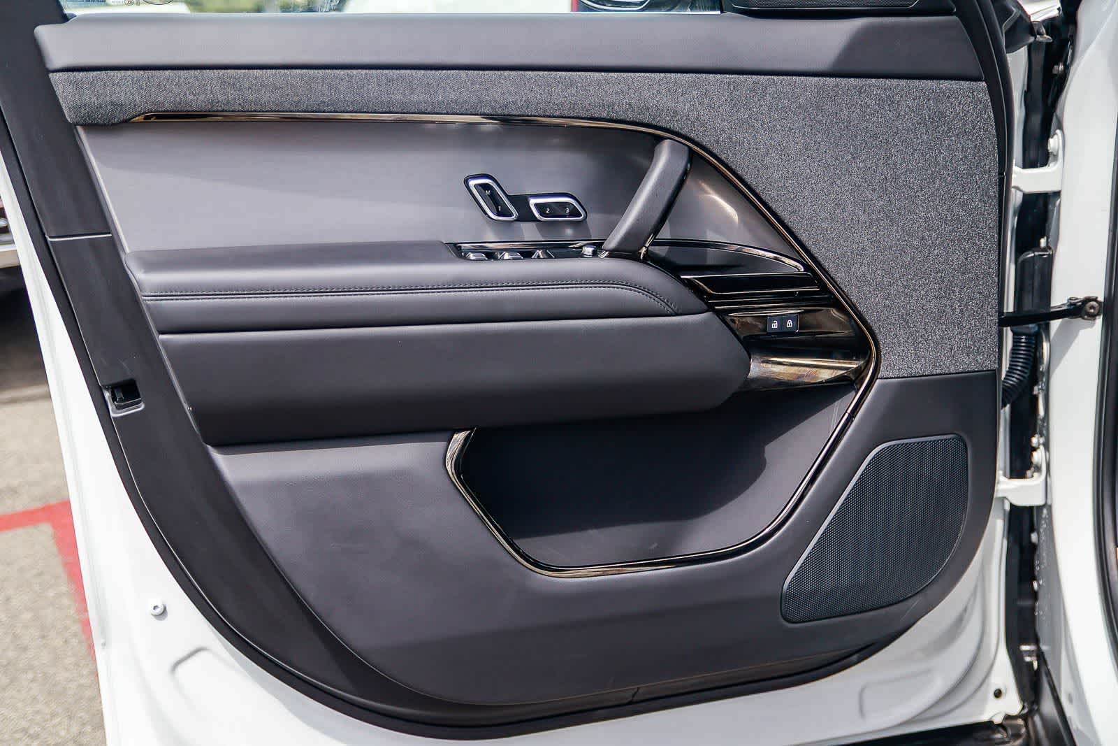 Thumbnail: 2025 Land Rover Range Rover Sport - 21