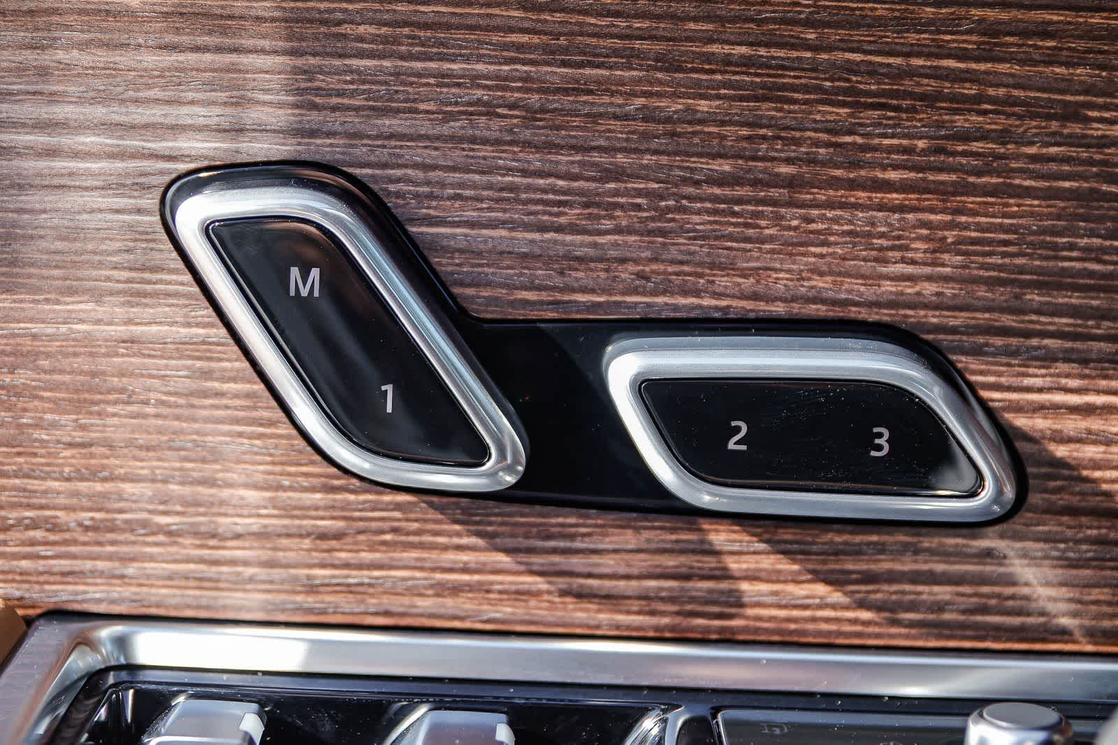 Thumbnail: 2026 Land Rover Range Rover - 14