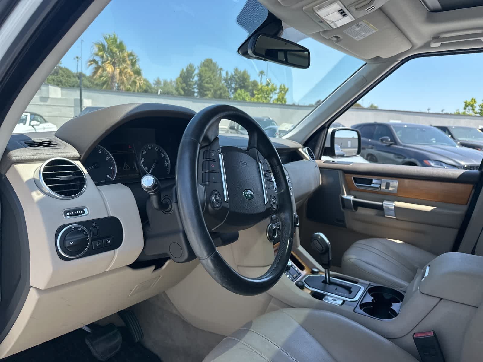 Thumbnail: 2013 Land Rover LR4 - 25
