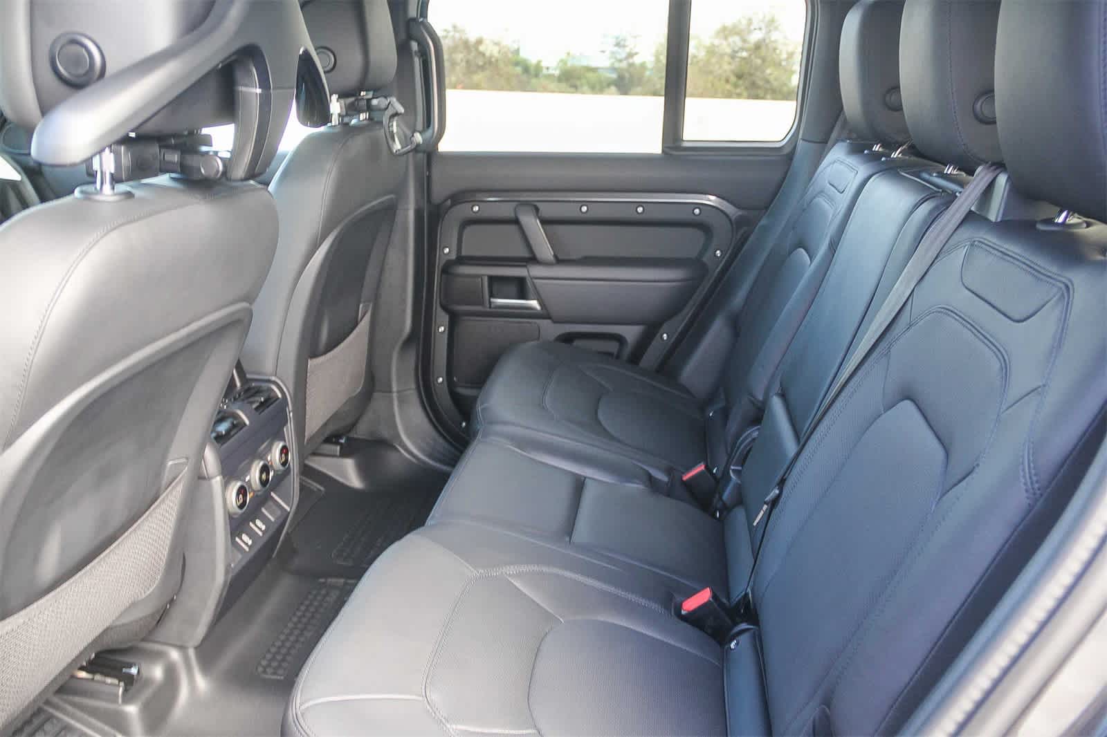 Thumbnail: 2026 Land Rover Defender - 17