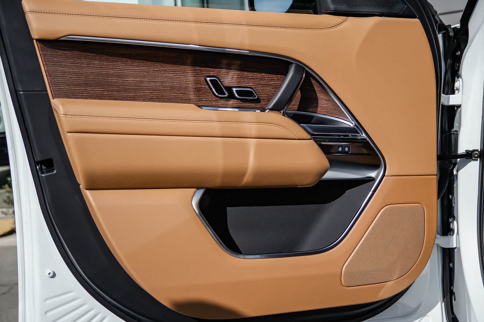 Thumbnail: 2026 Land Rover Range Rover - 12
