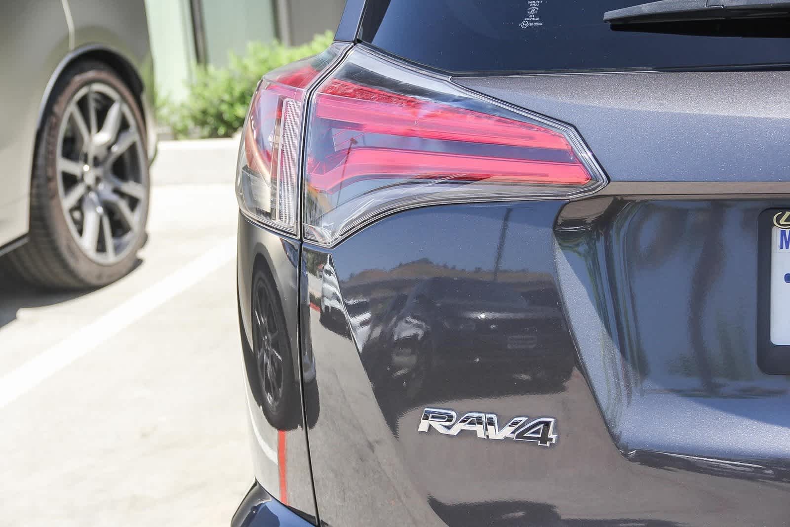 Thumbnail: 2017 Toyota RAV4 - 7