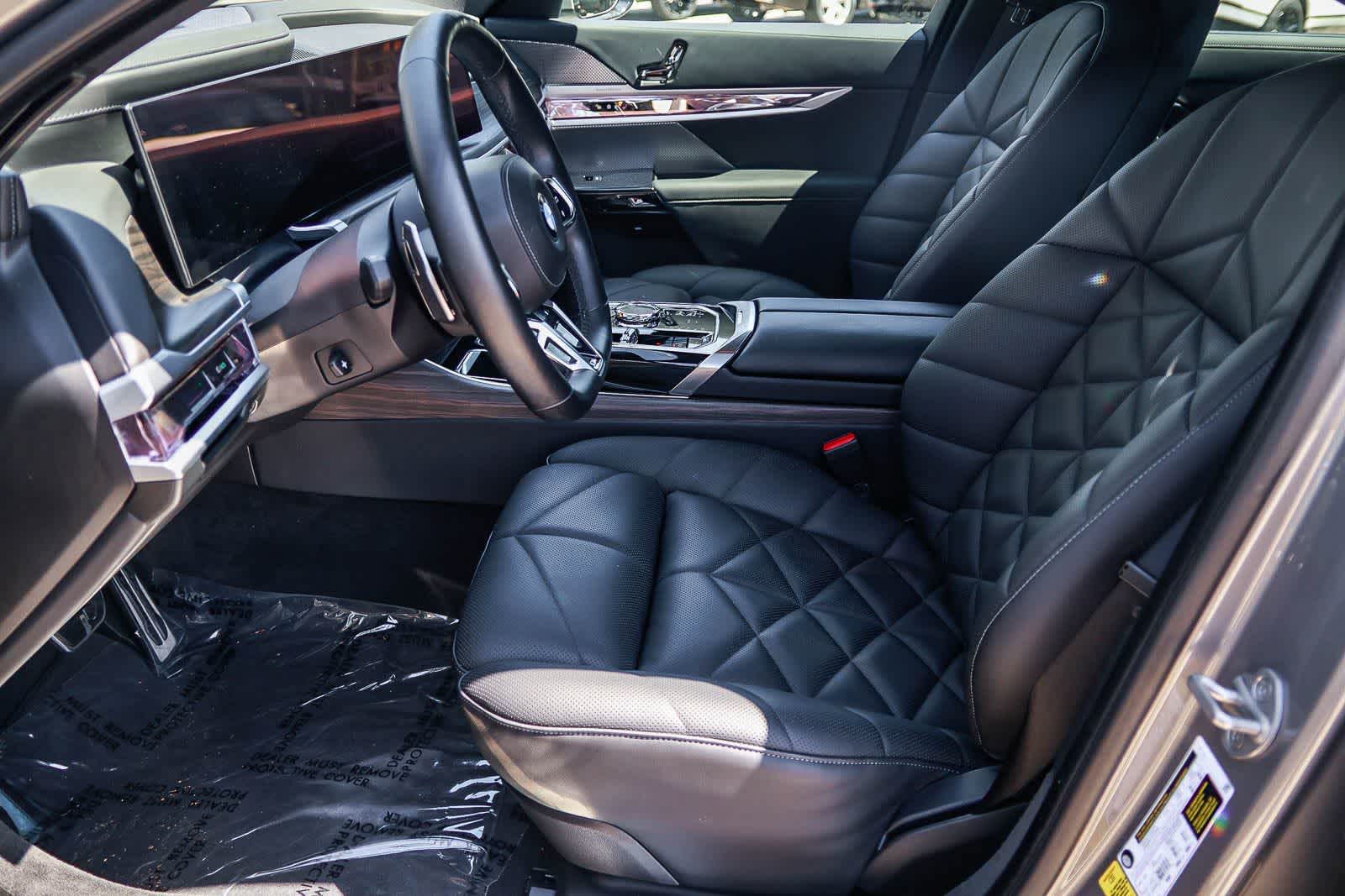 Thumbnail: 2024 BMW 7 Series - 19