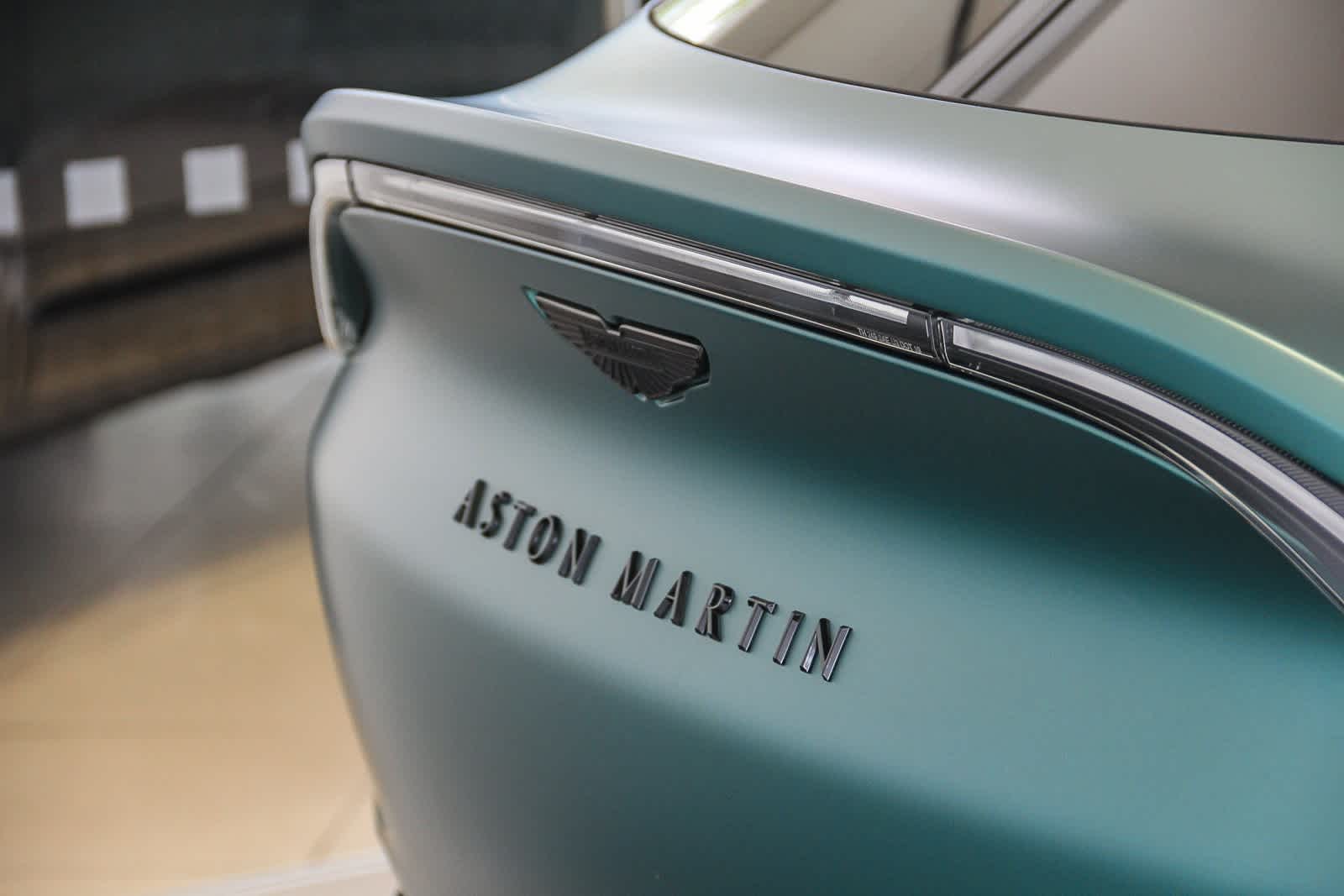 Thumbnail: 2025 Aston Martin DBX - 3