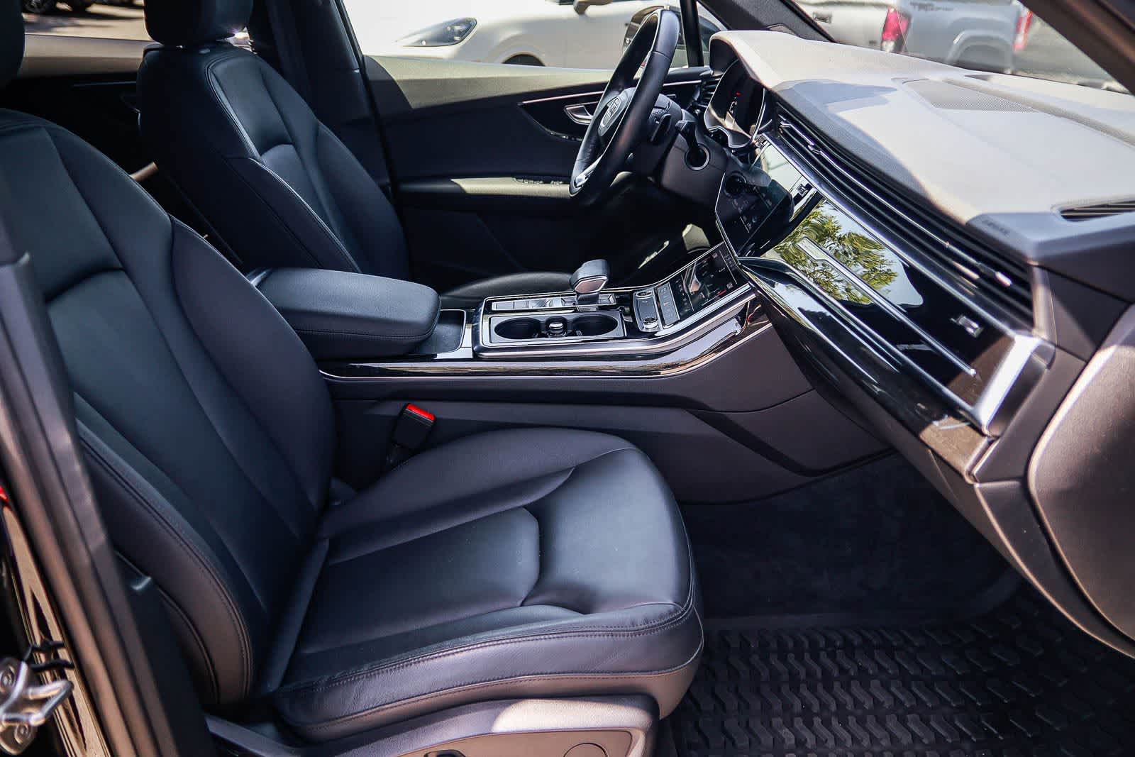 Thumbnail: 2022 Audi Q7 - 13