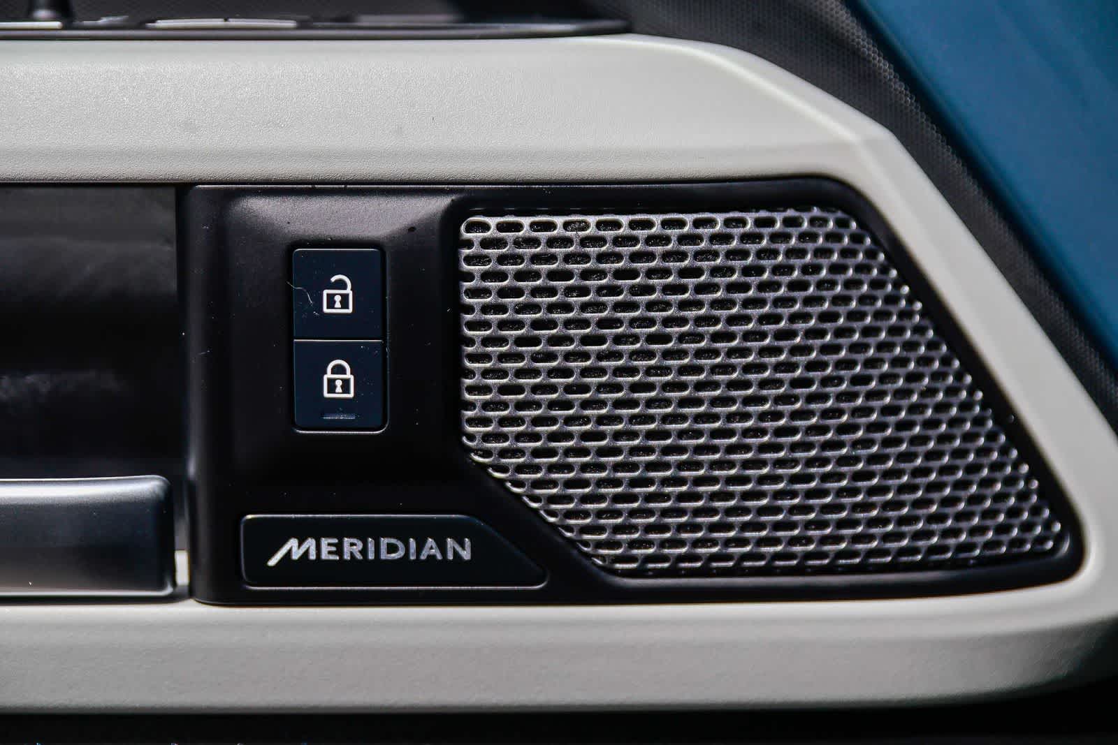 Thumbnail: 2023 Land Rover Defender - 23