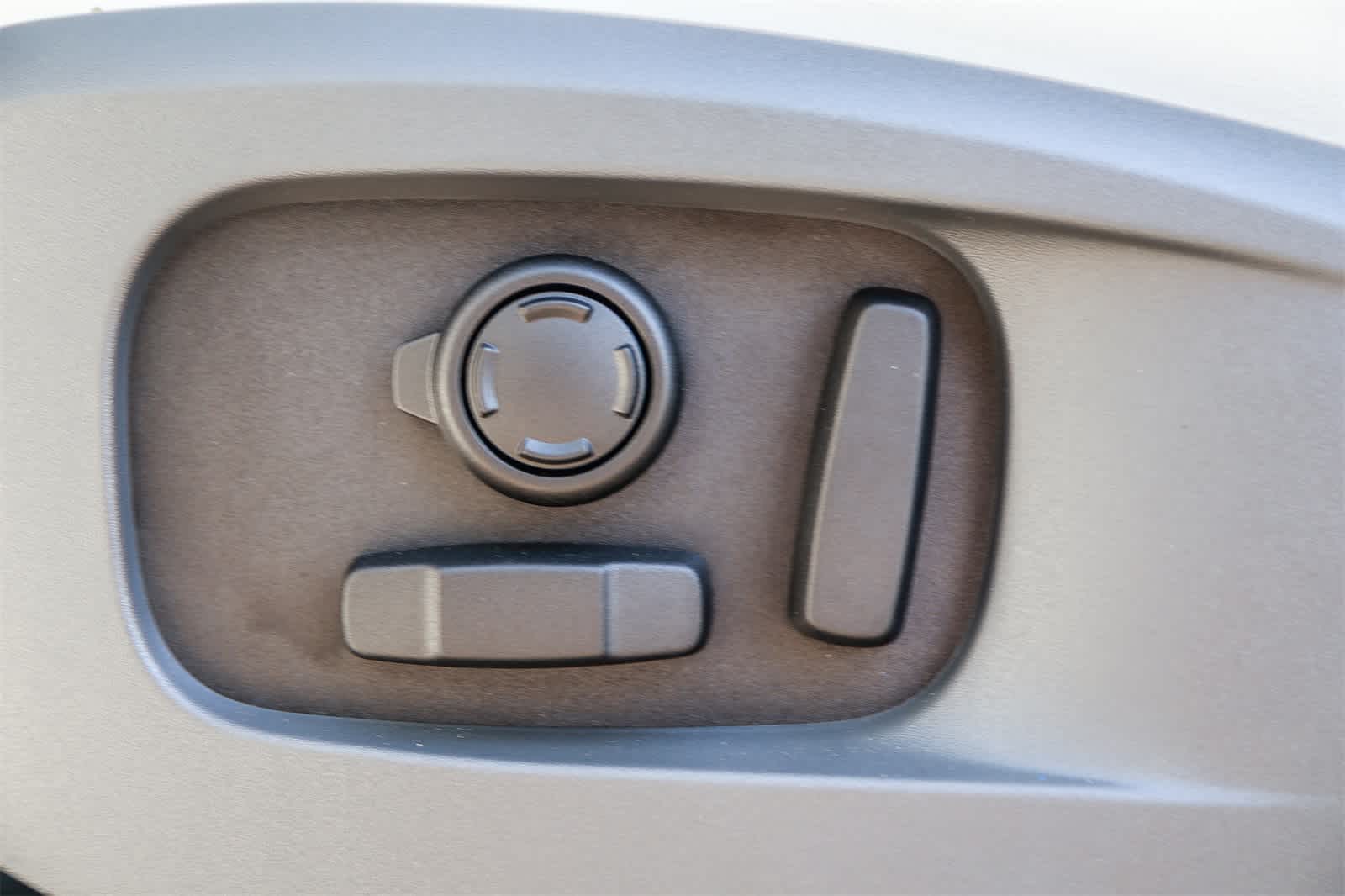 Thumbnail: 2026 Land Rover Defender - 22