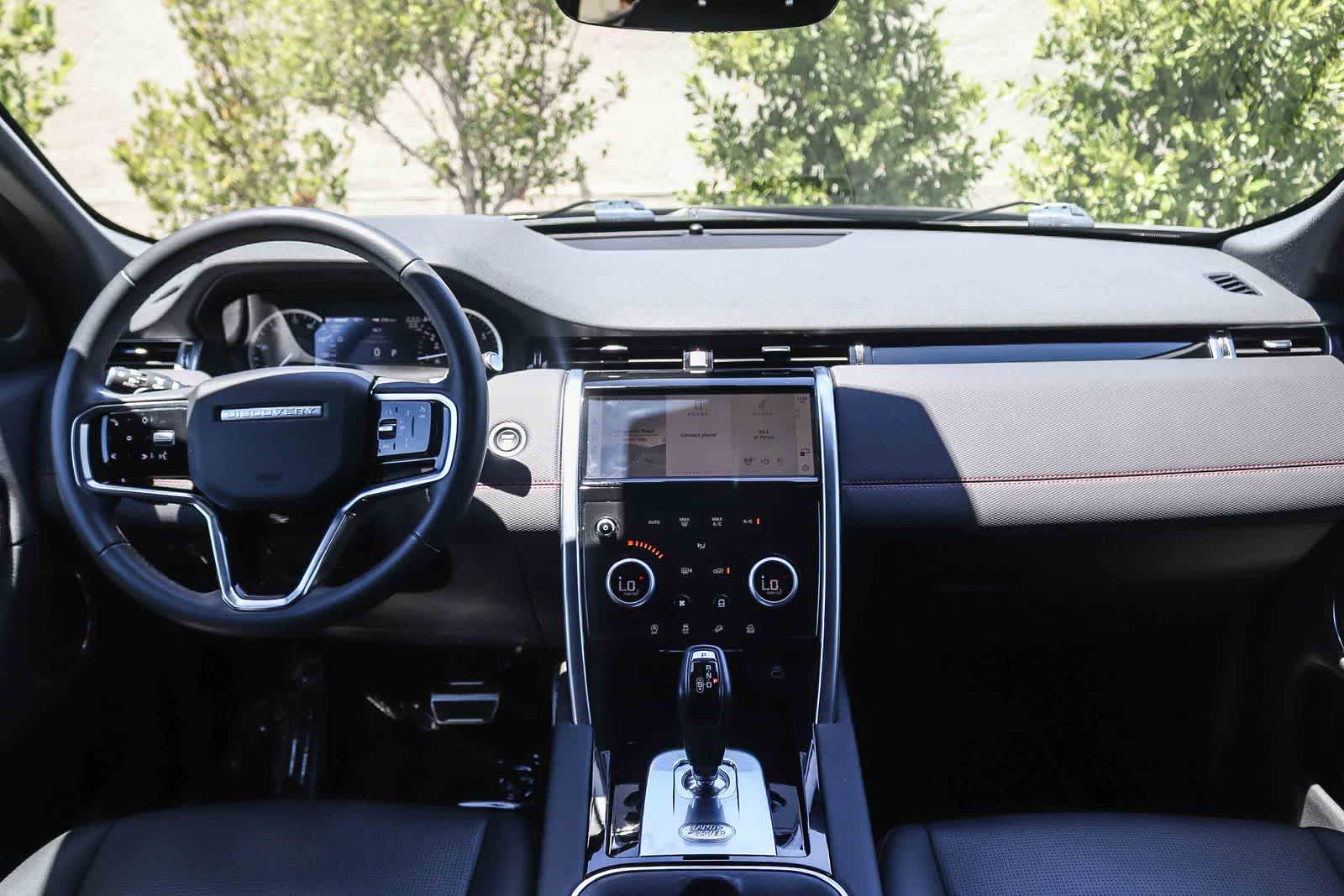 Thumbnail: 2023 Land Rover Discovery Sport - 3