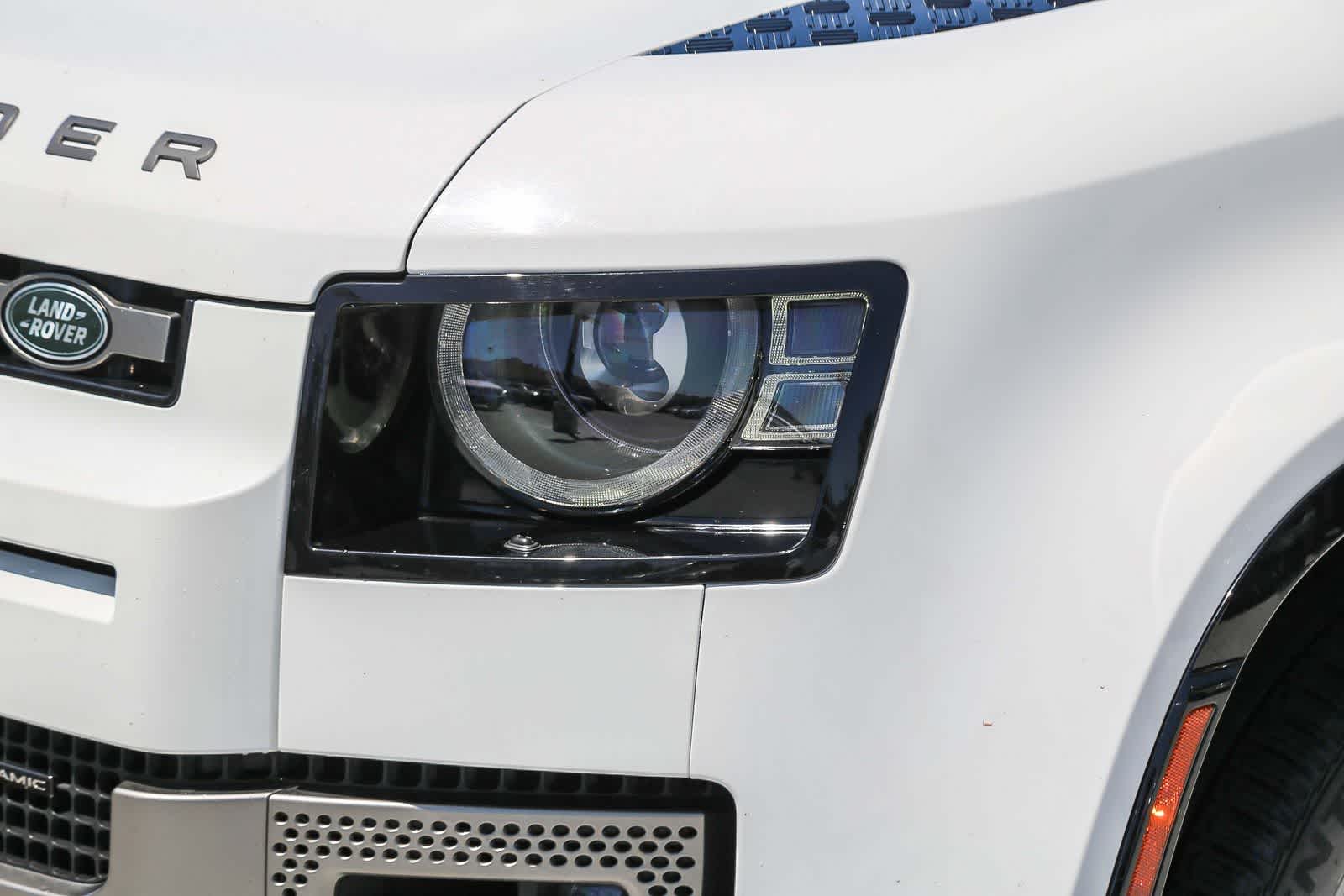 Thumbnail: 2022 Land Rover Defender - 10