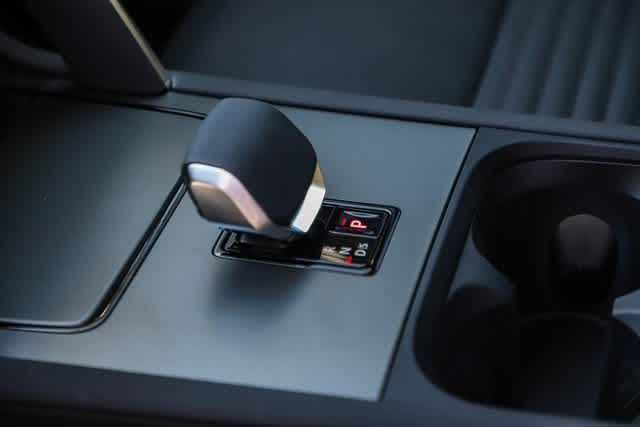 Thumbnail: 2024 Land Rover Discovery Sport - 19