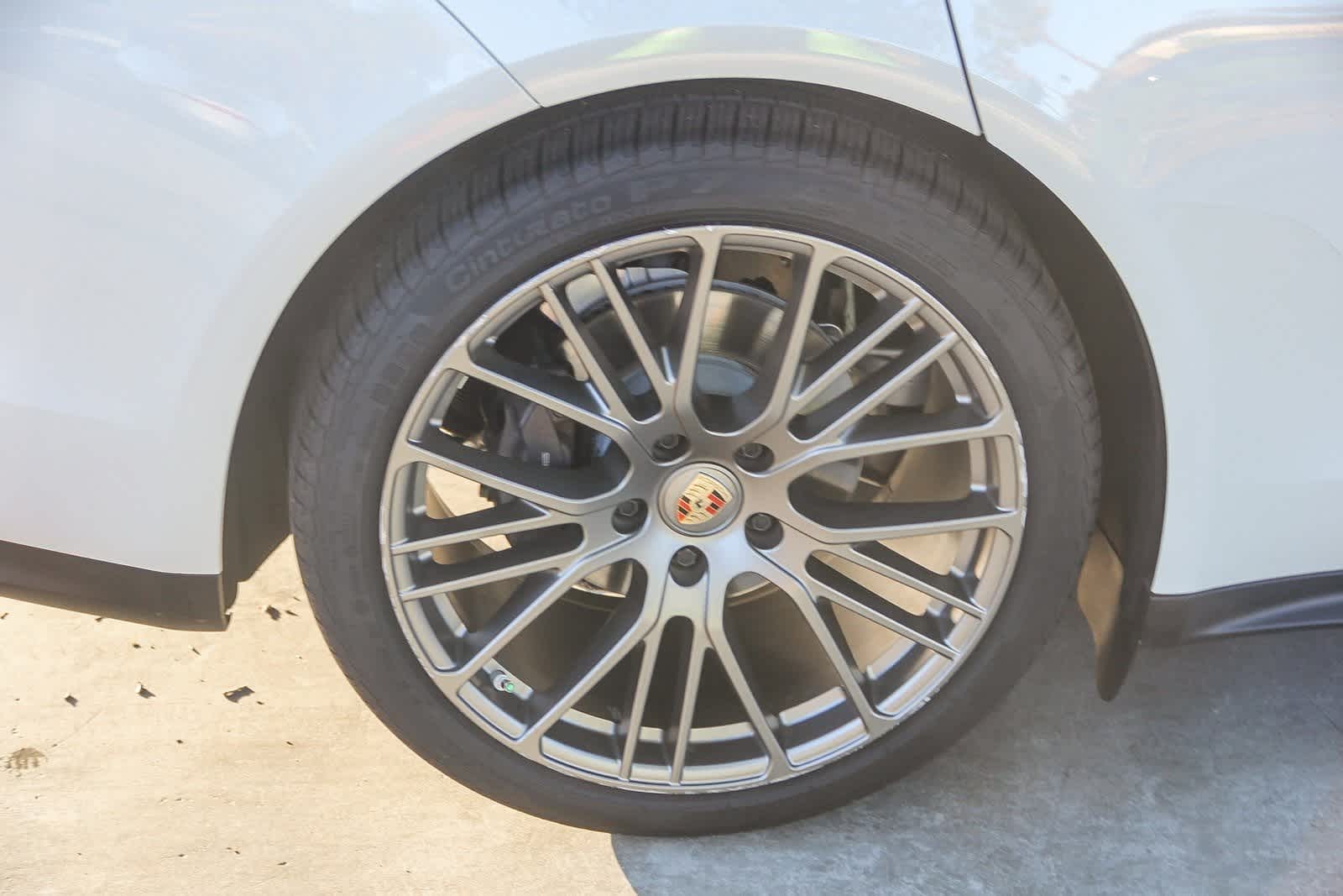 Thumbnail: 2023 Porsche Panamera - 7