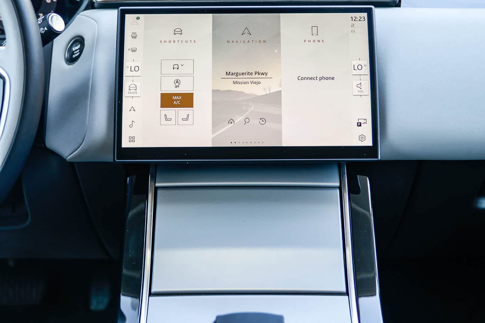 Thumbnail: 2025 Land Rover Range Rover Velar - 13