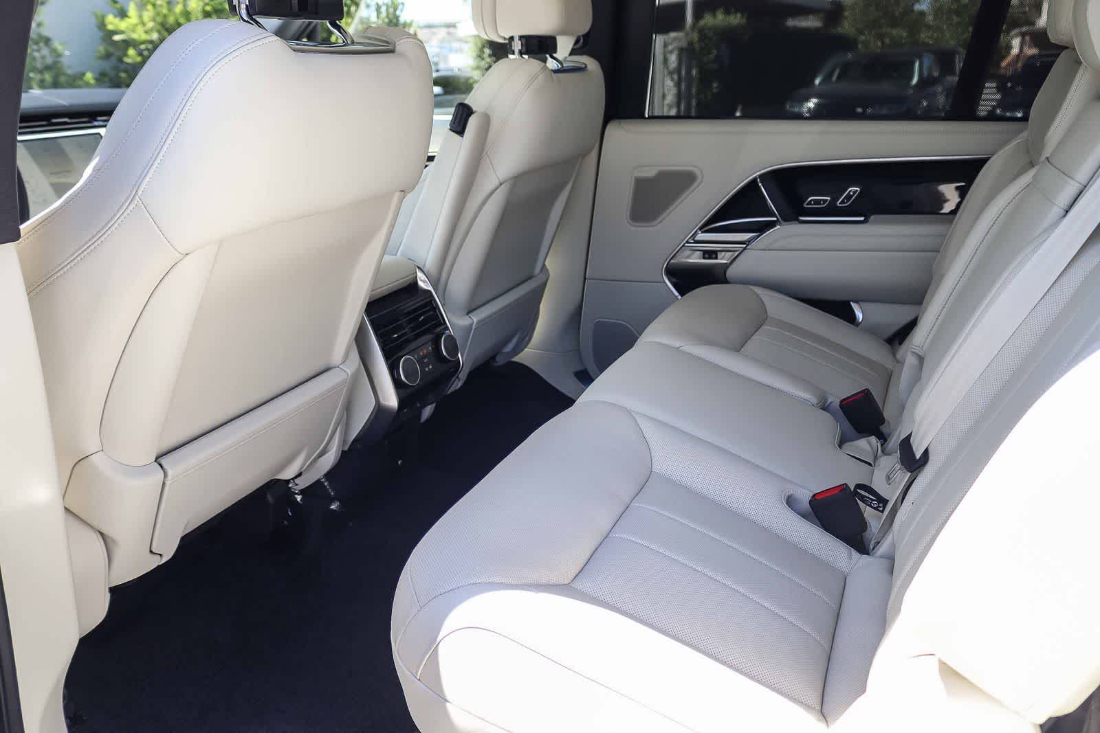 Thumbnail: 2026 Land Rover Range Rover - 17
