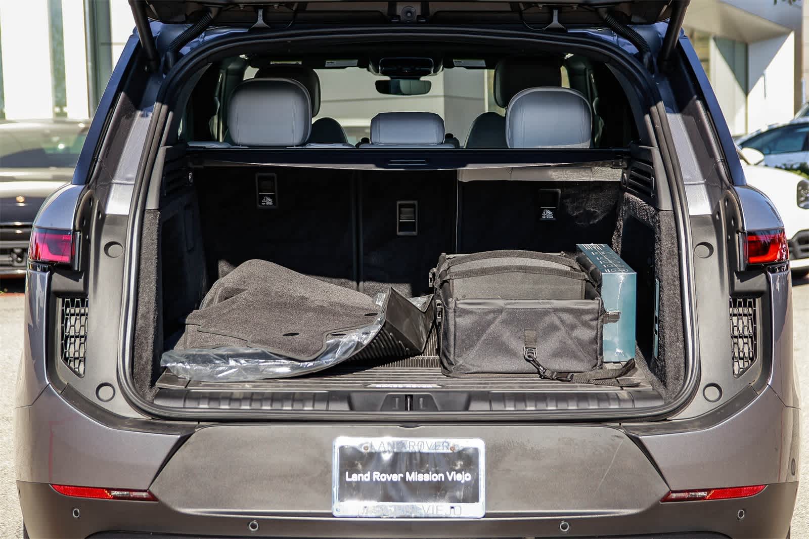 Thumbnail: 2025 Land Rover Range Rover Sport - 28