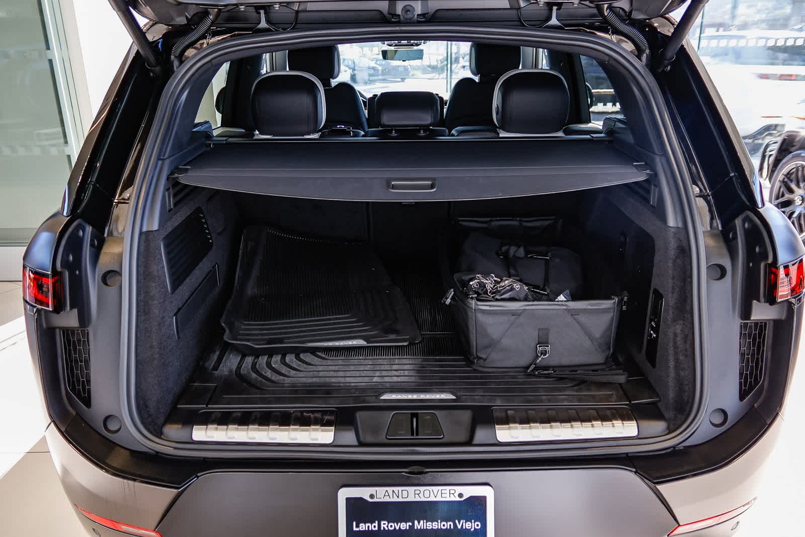 Thumbnail: 2025 Land Rover Range Rover Sport - 18