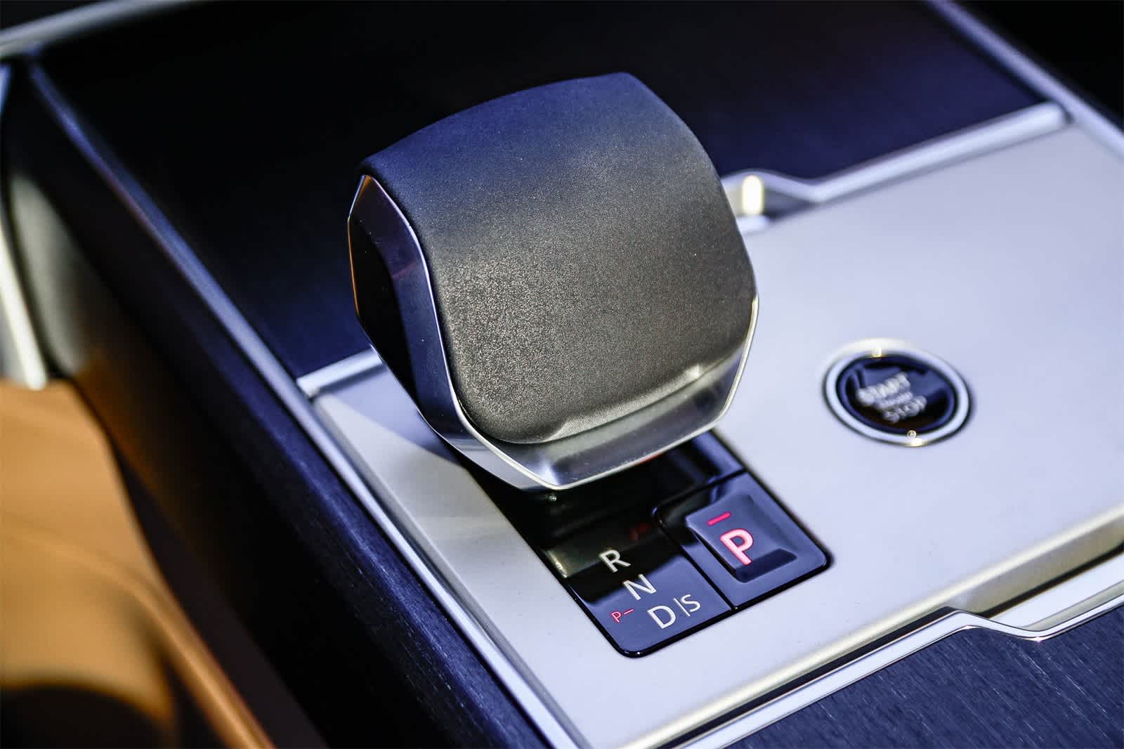 Thumbnail: 2026 Land Rover Range Rover - 24