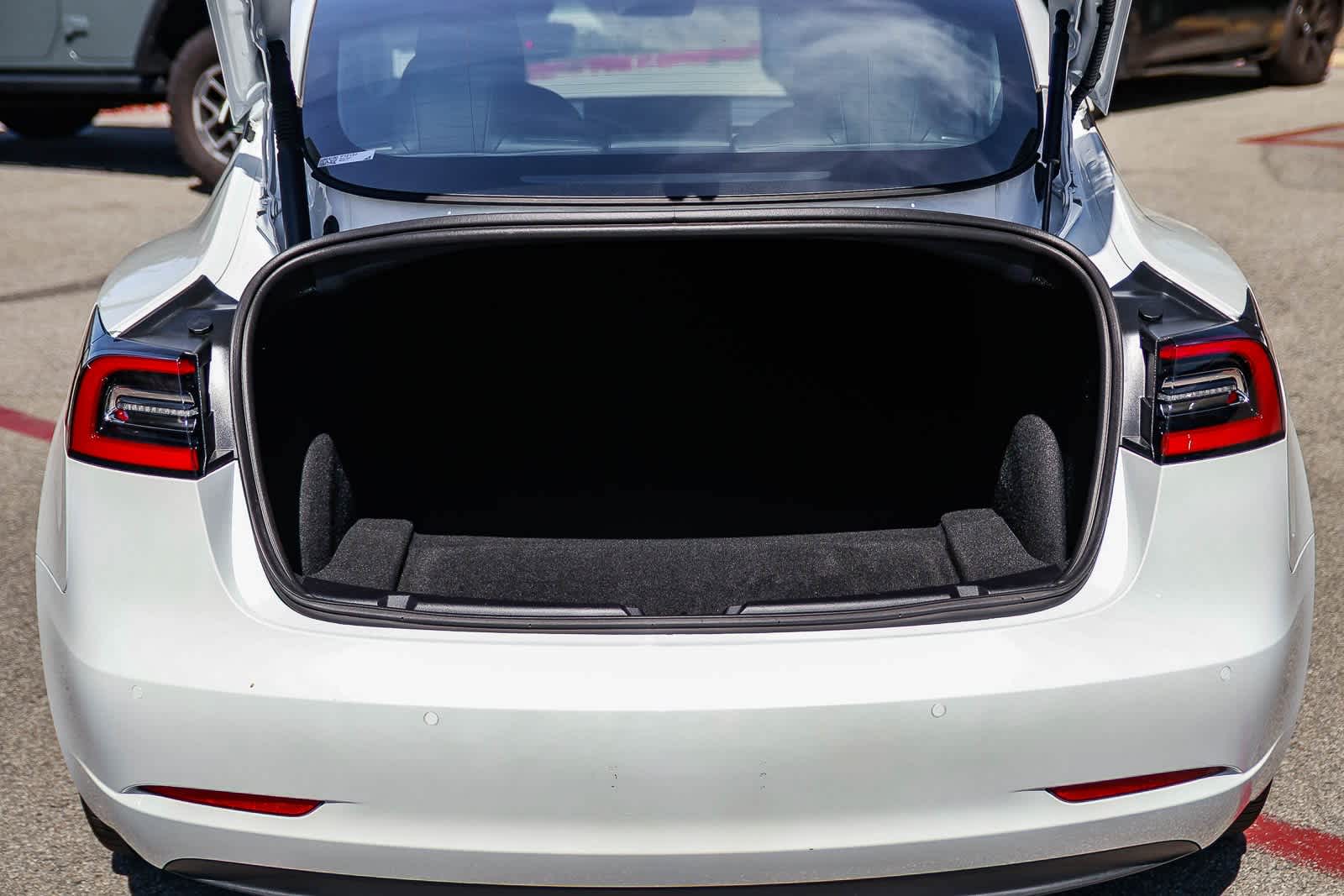 Thumbnail: 2022 Tesla Model 3 - 27