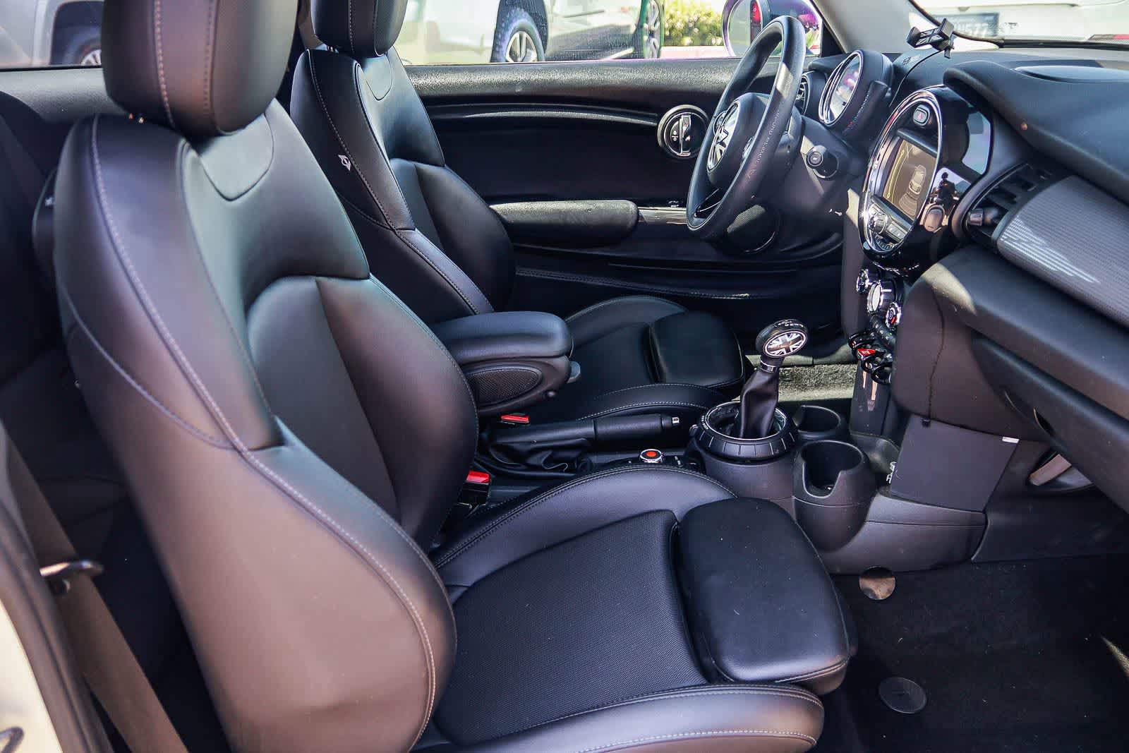 Thumbnail: 2014 MINI Cooper Hardtop - 17