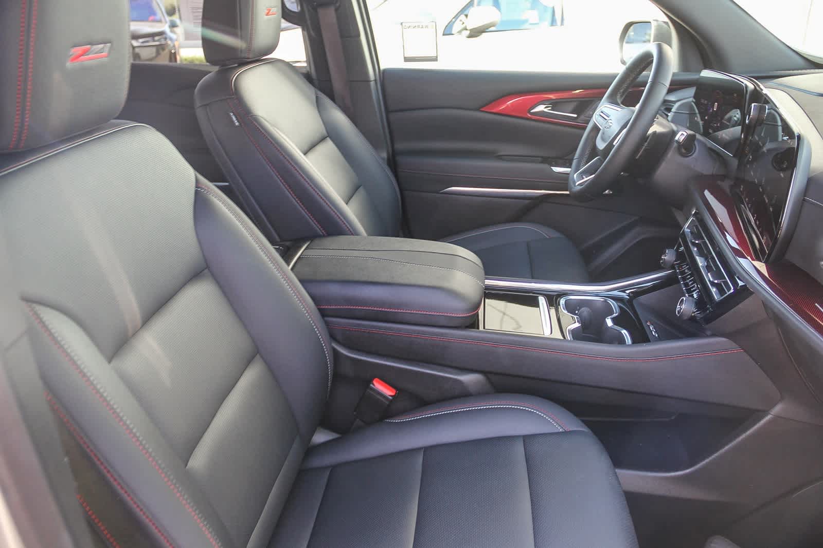 Thumbnail: 2025 Chevrolet Traverse - 23