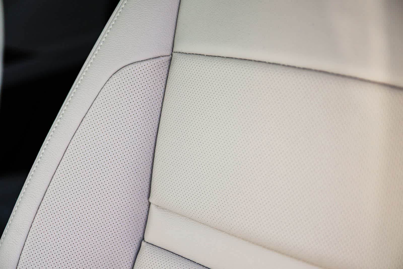 Thumbnail: 2026 Land Rover Range Rover Evoque - 26