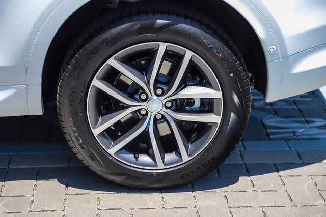Thumbnail: 2024 Land Rover Discovery Sport - 9