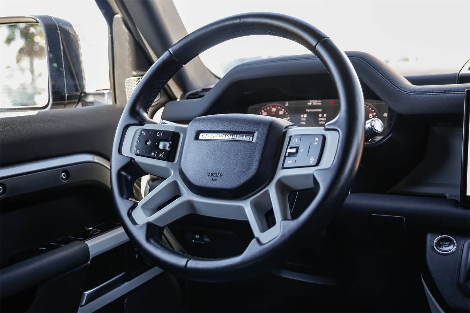 Thumbnail: 2022 Land Rover Defender - 23