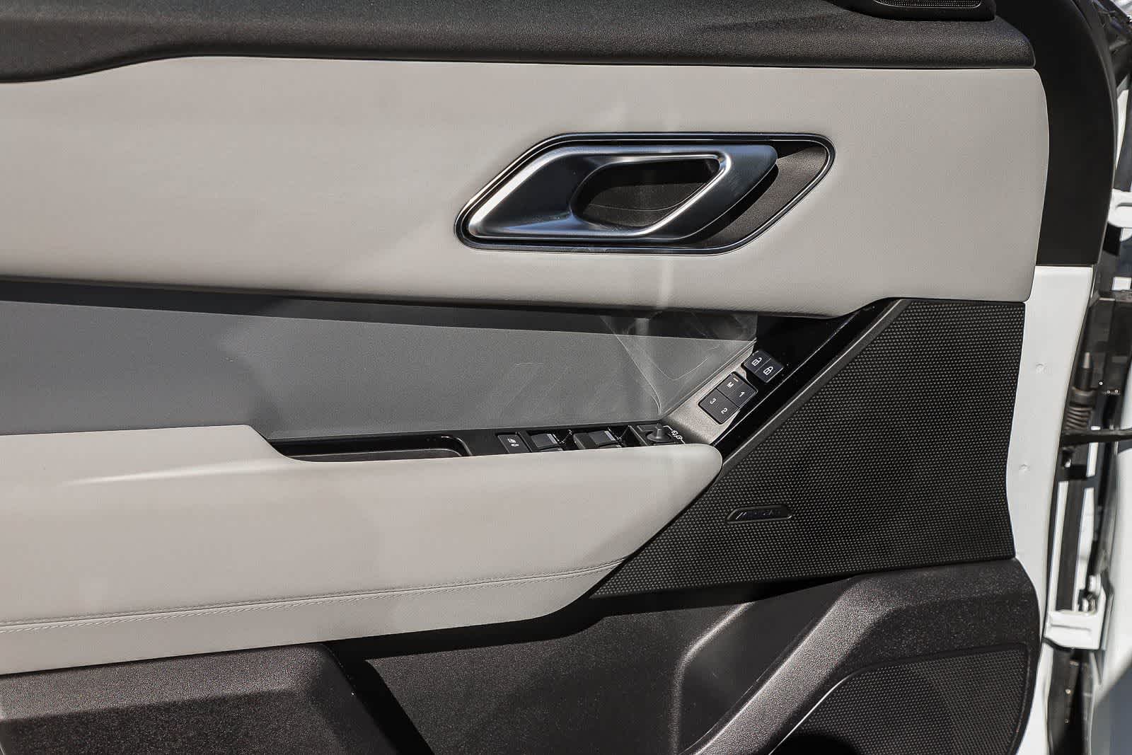 Thumbnail: 2025 Land Rover Range Rover Velar - 19